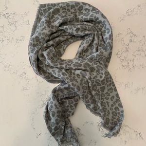 Grey Leopard Apt 9 Scarf
